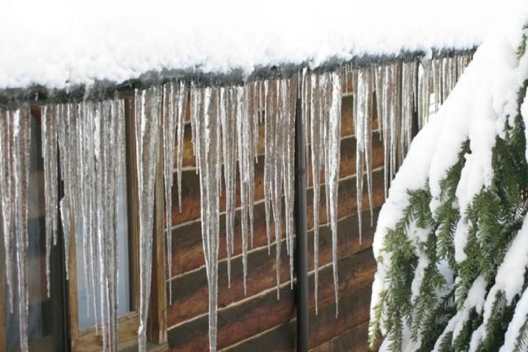 How to Deal with Frozen Pipes and Other Winter-Related Plumbing Issues