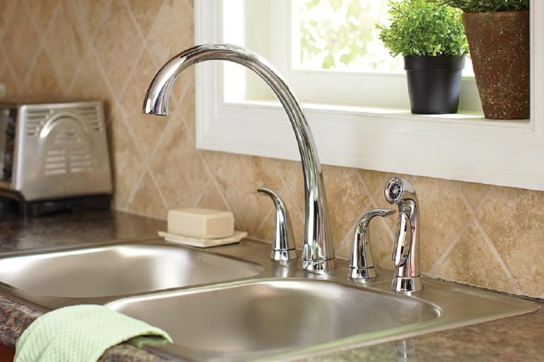 Can a Plumber Replace the Sink Faucet?