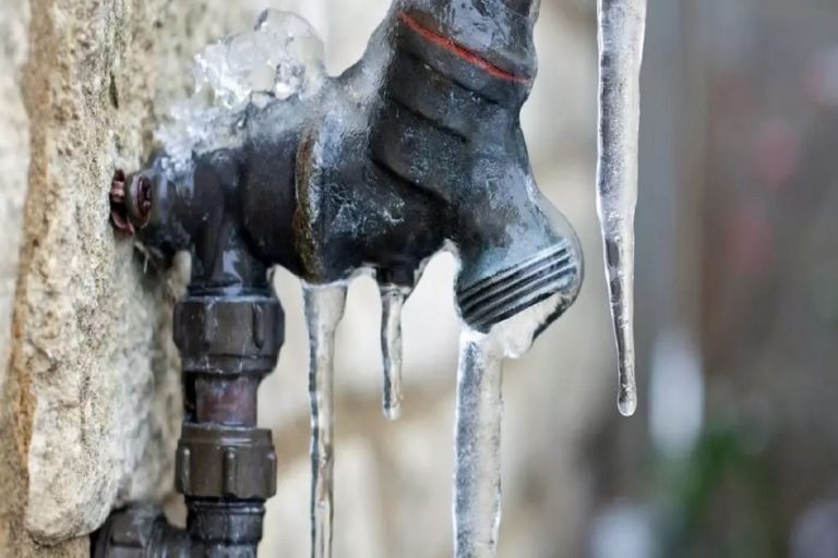 How to Avoid Frozen Pipes This Winter
