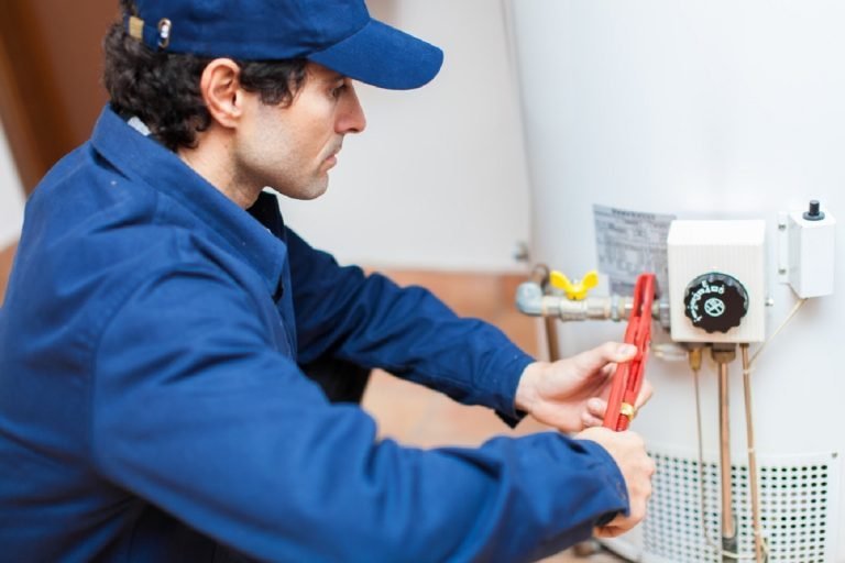 The Top 3 Indicators That a Water Heating System Needs Repair