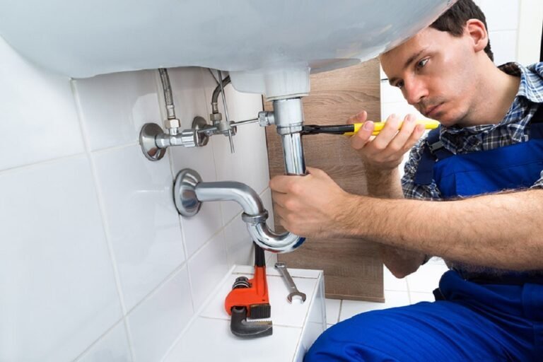 When Should I Hire a Plumber?