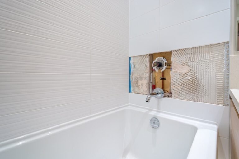 6 Causes of Your Bathtub Not Holding Water
