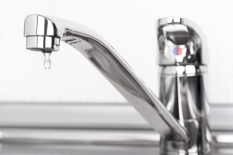 5 Causes of Water Dripping from Your Faucet & Solutions