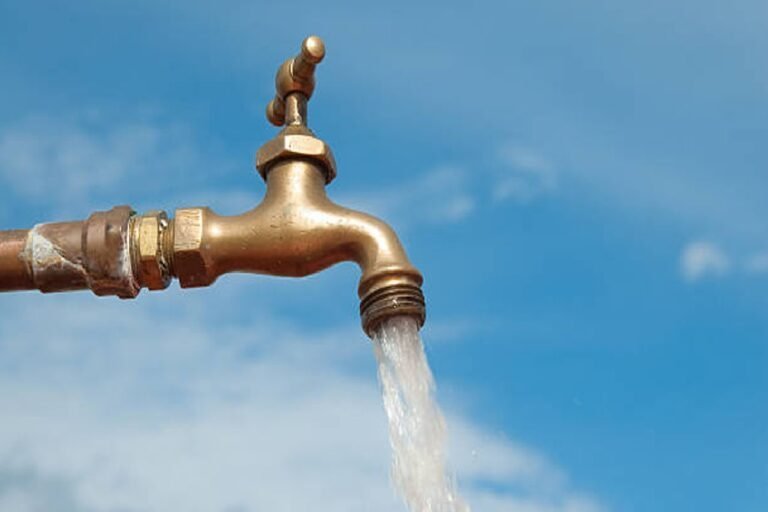 How to Repair a Faucet Outside