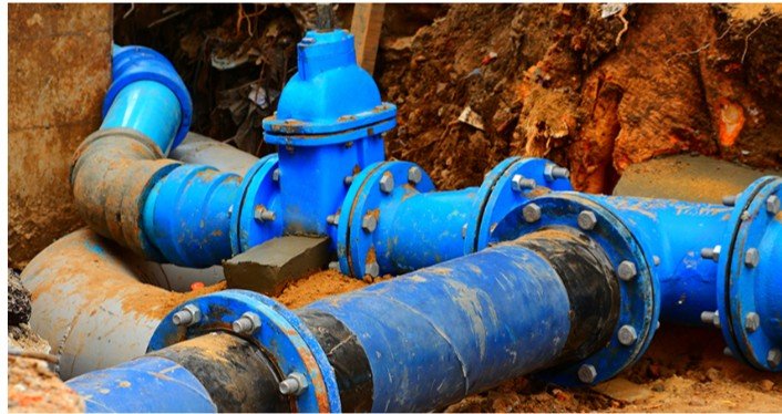 What to look for when a sewer line breaks?