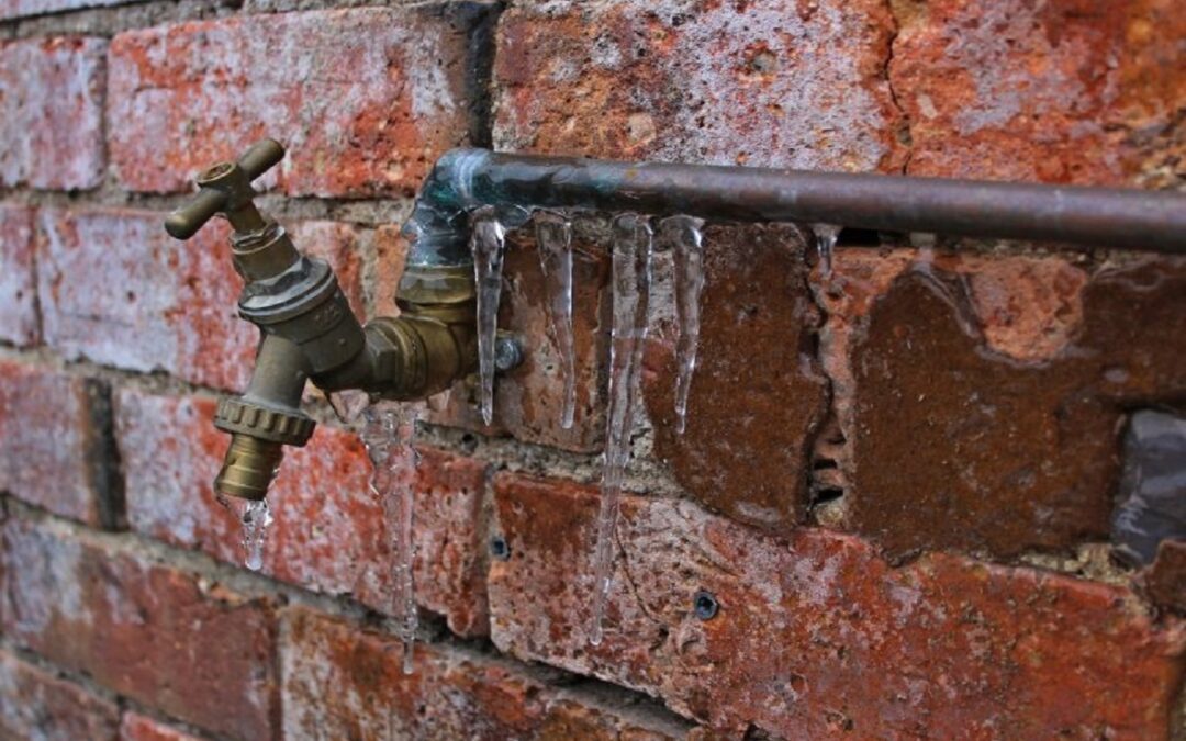 How to Deal with Frozen Pipes Professionally